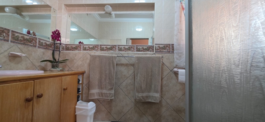 3 Bedroom Property for Sale in La Hoff North West